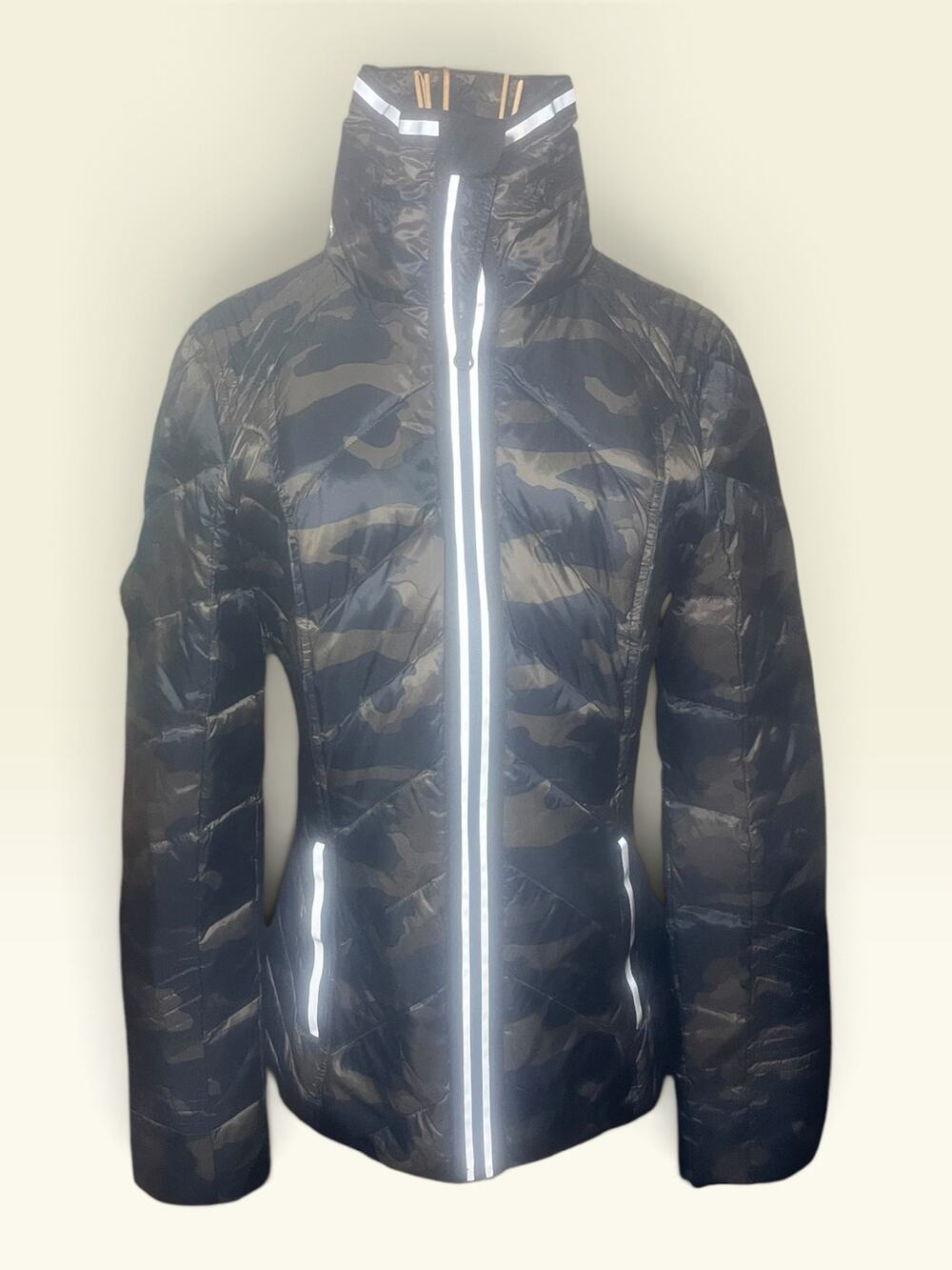 Blanc Noir Women's Camo Down Filled Jacket with Hidden Hood Size Small